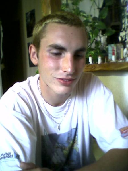 William (mon plu jeune frère ki a u 20 ans ier)